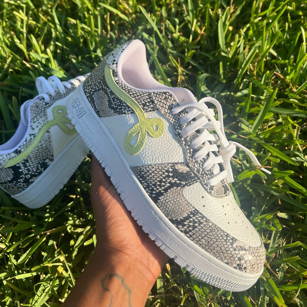 John Geiger Two-Tone Natural Python GF-01s